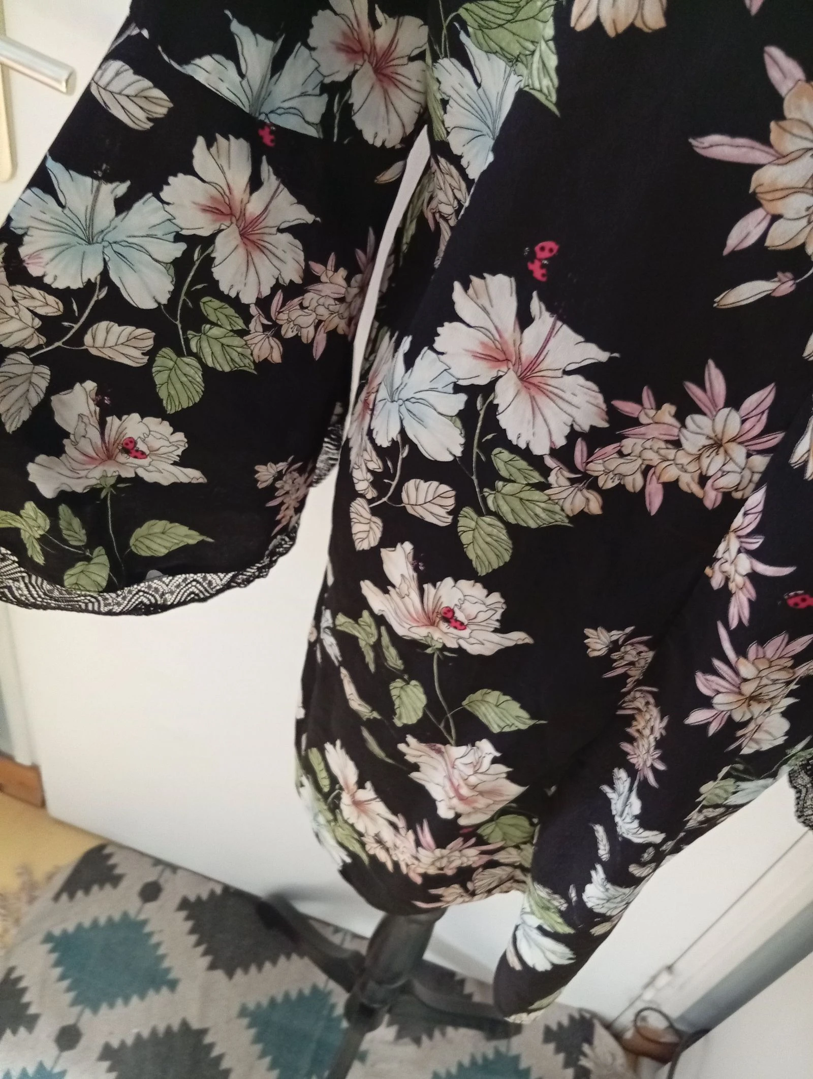 Vestido floral corte recto acabado de encaje en las mangas – photo 6